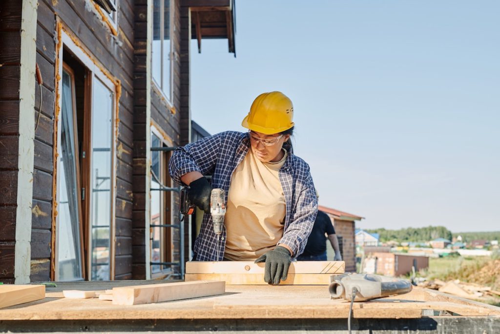 How To Do Your Hair When You Work In Construction